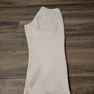 Bandolino White cropped Denim jeans size 10